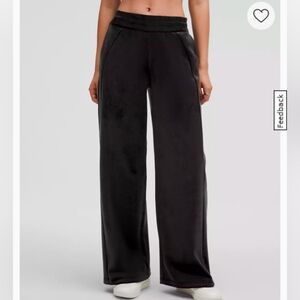 Lululemon Scuba Mid-Rise Wide-Leg Pant Velvet